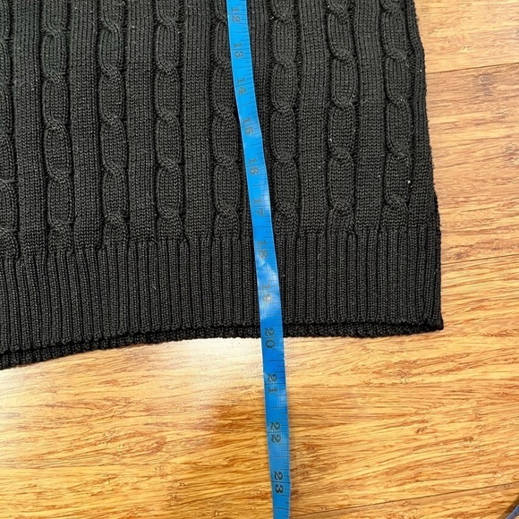 Love Tree Black Cable Knit V-neck Vest. Size Medium - Picture 8 of 9
